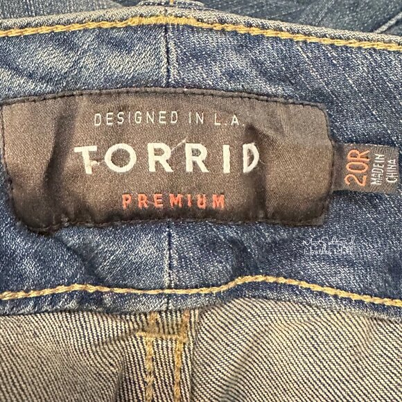 Torrid Premium Three-Button Distressed Jegging Jeans Size 20 - Picture 5 of 6